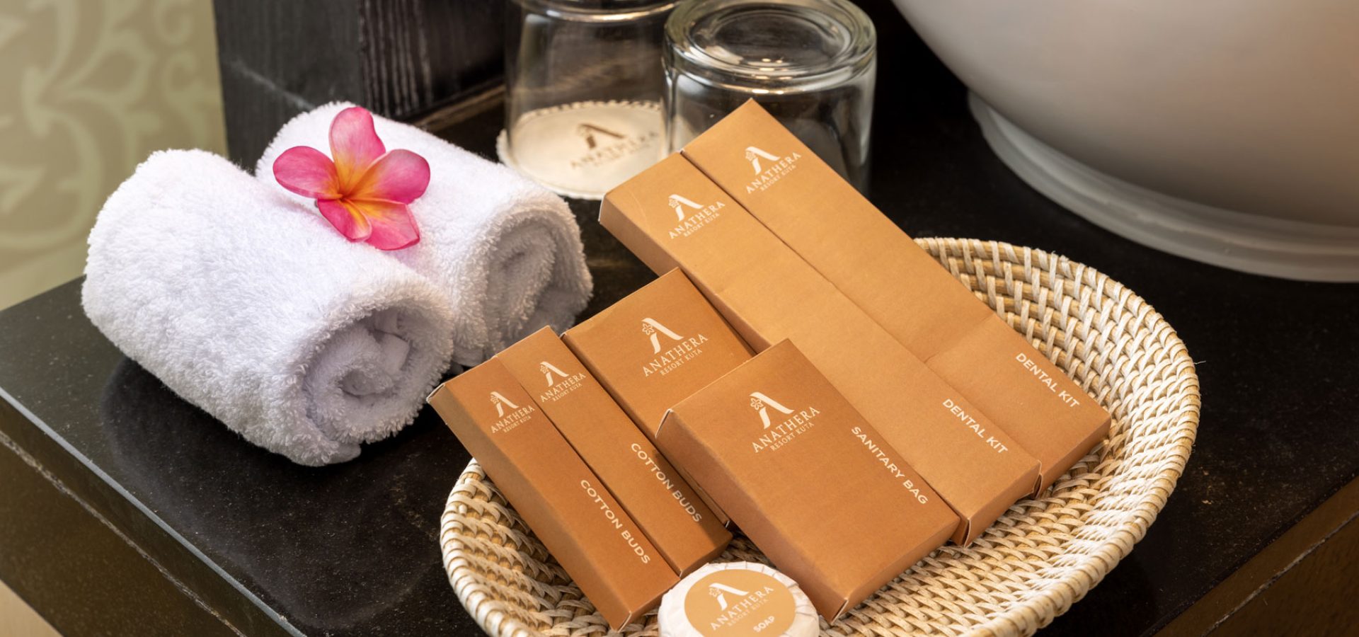 grand-deluxe-pool-view-lk6